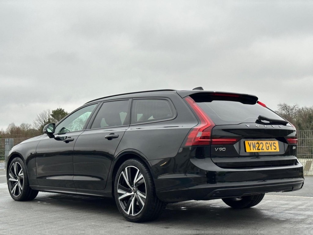 View VOLVO V90 2.0 B4 MHEV Plus Auto Euro 6 (s/s) 5dr