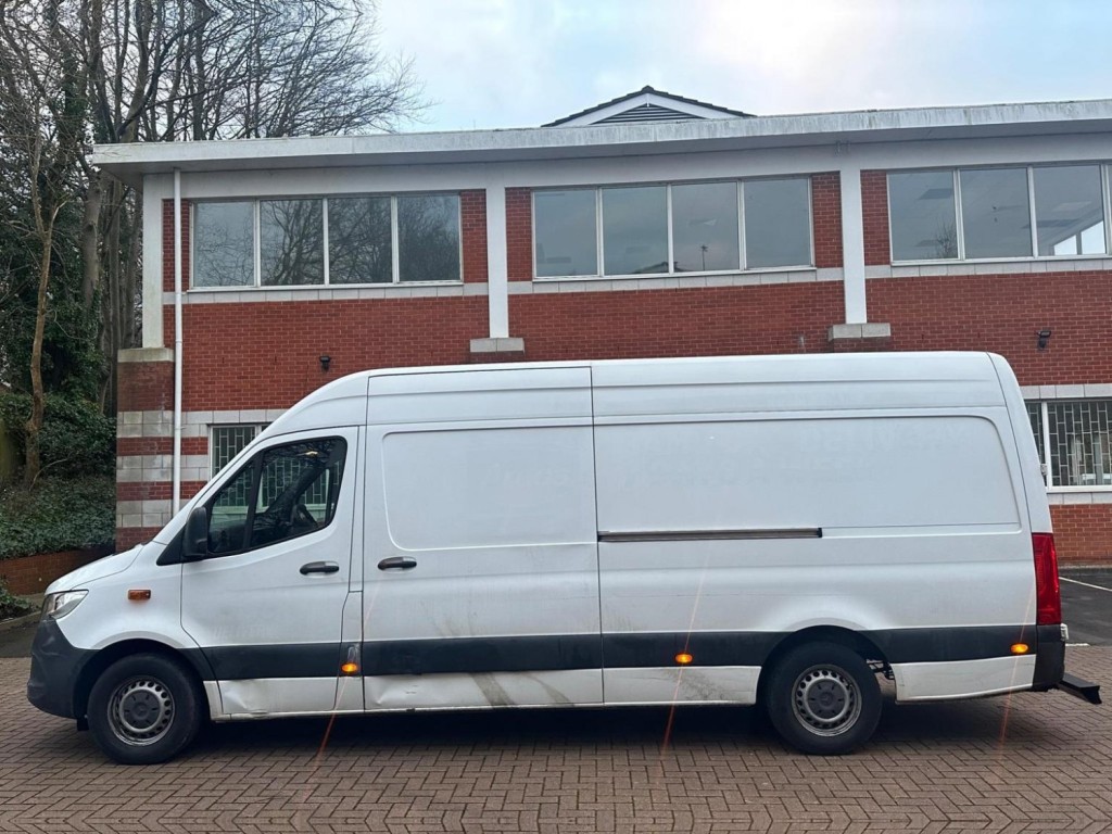 MERCEDES-BENZ SPRINTER