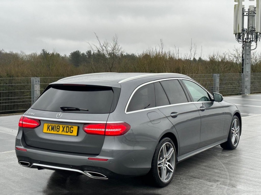 MERCEDES-BENZ E CLASS