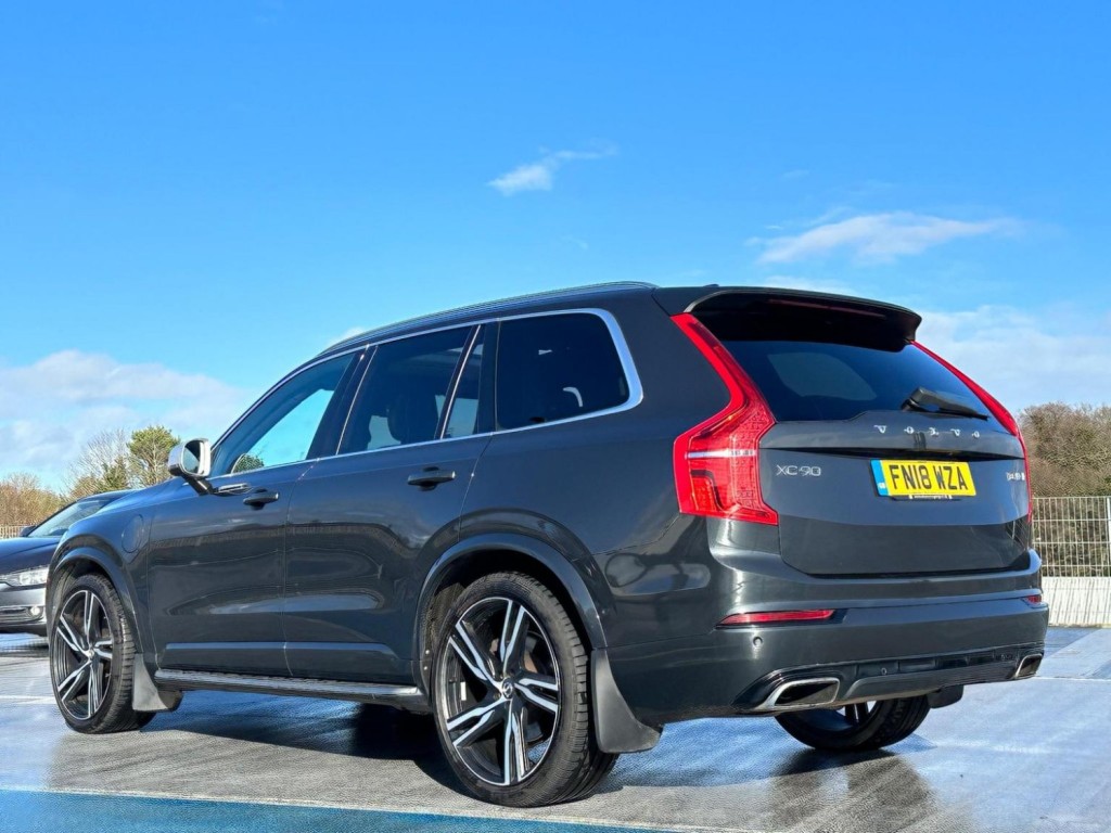 View VOLVO XC90 2.0h T8 Twin Engine 10.4kWh R-Design Pro Auto 4WD Euro 6 (s/s) 5dr