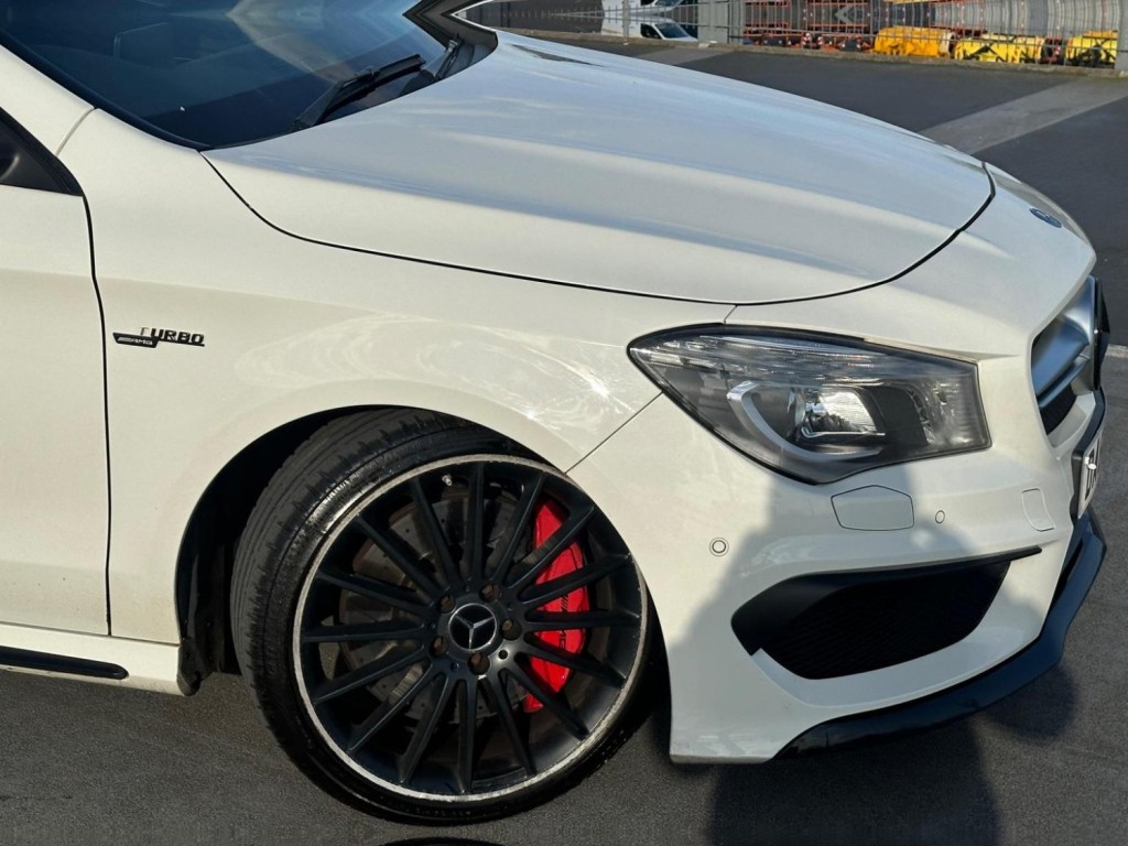 MERCEDES-BENZ CLA