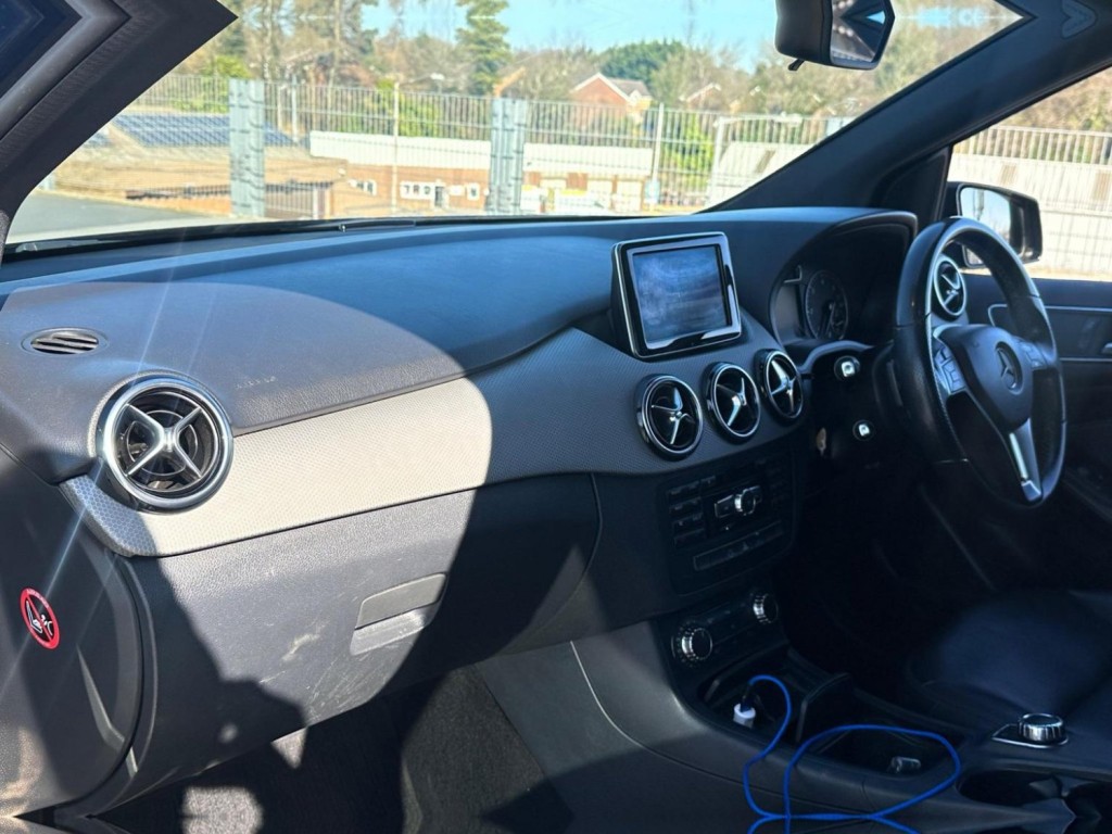 MERCEDES-BENZ B CLASS