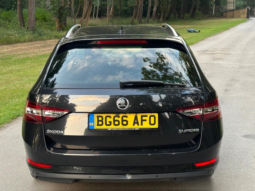 SKODA SUPERB
