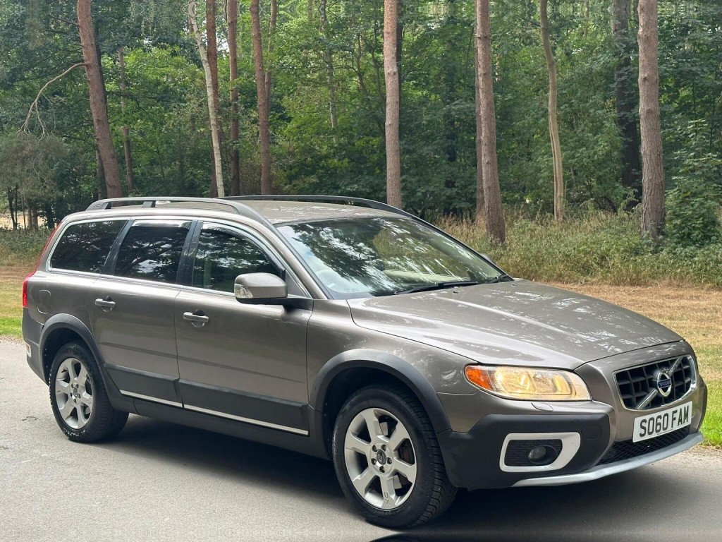 View VOLVO XC70 2.4 D5 SE Geartronic AWD Euro 5 5dr