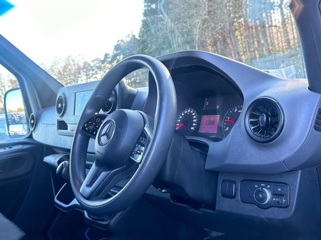 MERCEDES-BENZ SPRINTER