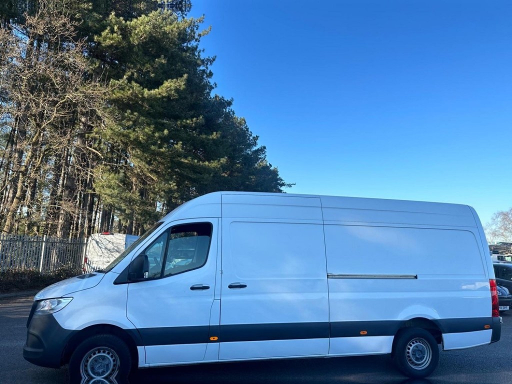 View MERCEDES-BENZ SPRINTER 2.0 315 CDI Progressive RWD L3 H2 Euro 6 (s/s) 5dr