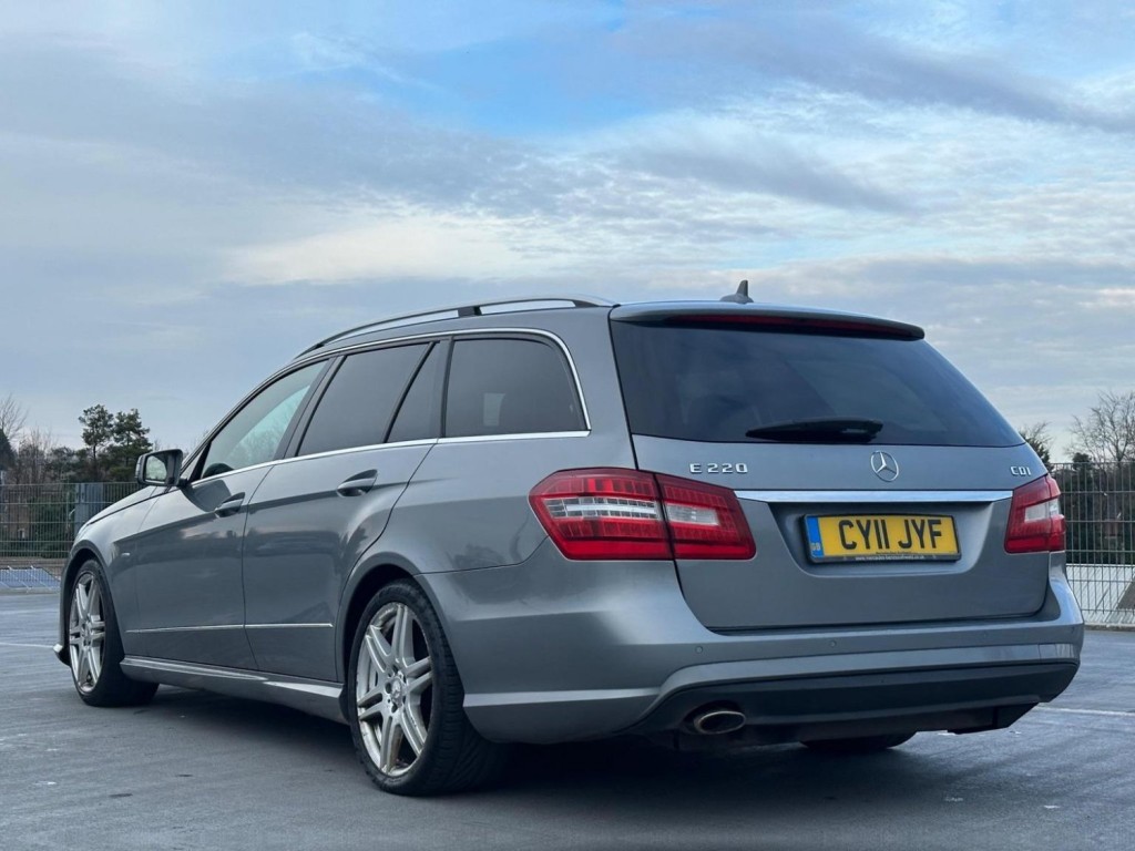 MERCEDES-BENZ E CLASS