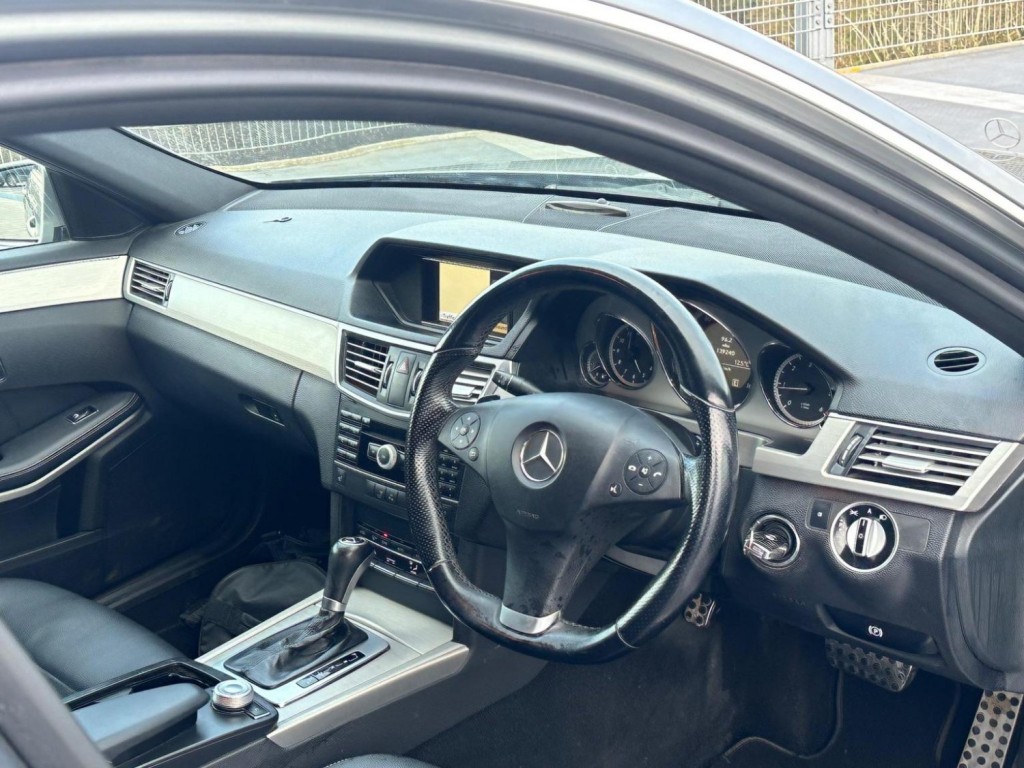 MERCEDES-BENZ E CLASS