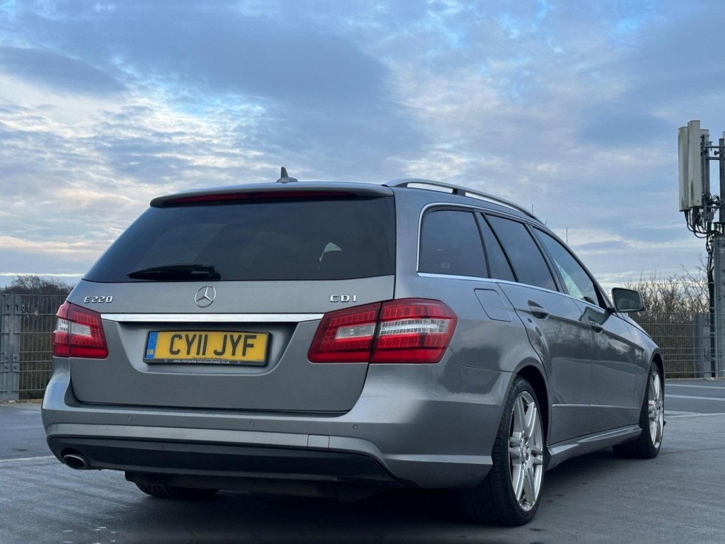 MERCEDES-BENZ E CLASS