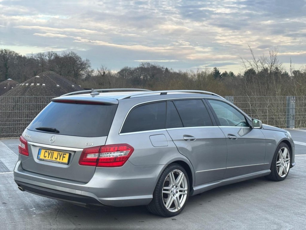 MERCEDES-BENZ E CLASS