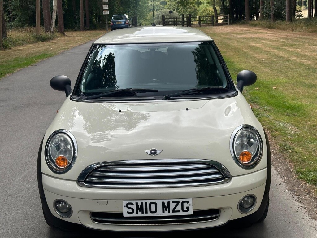MINI HATCH