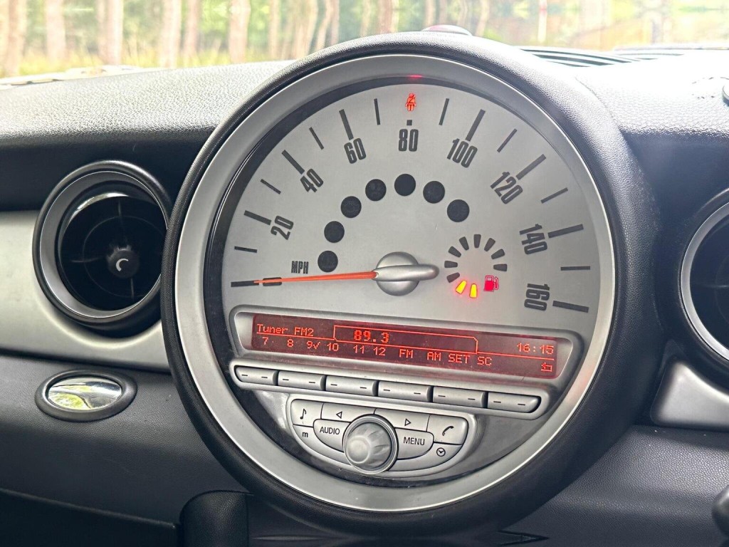 View MINI HATCH 1.6 One Euro 5 3dr