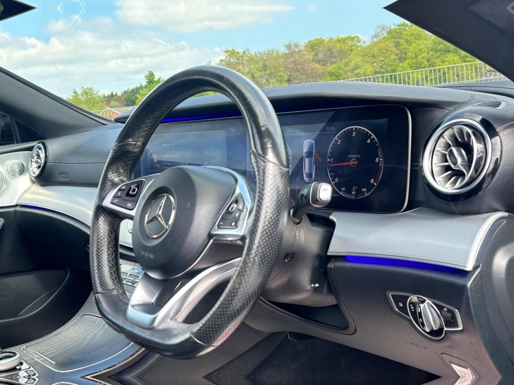 MERCEDES-BENZ E CLASS