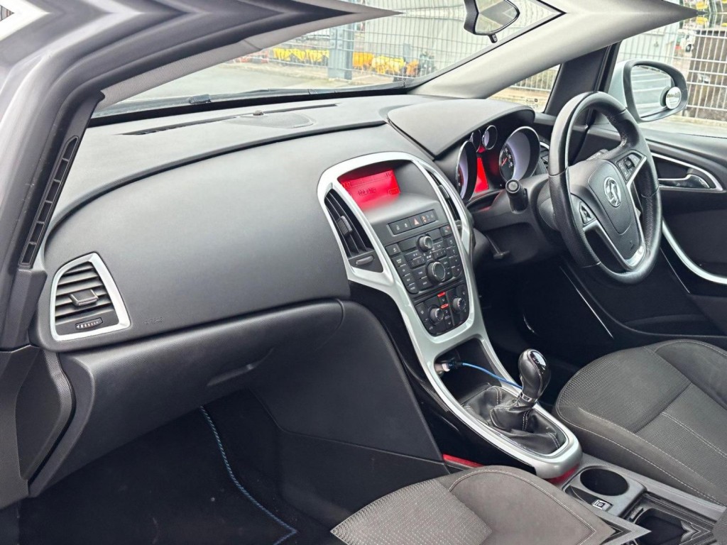 View VAUXHALL ASTRA 1.6 16v SRi Euro 5 5dr