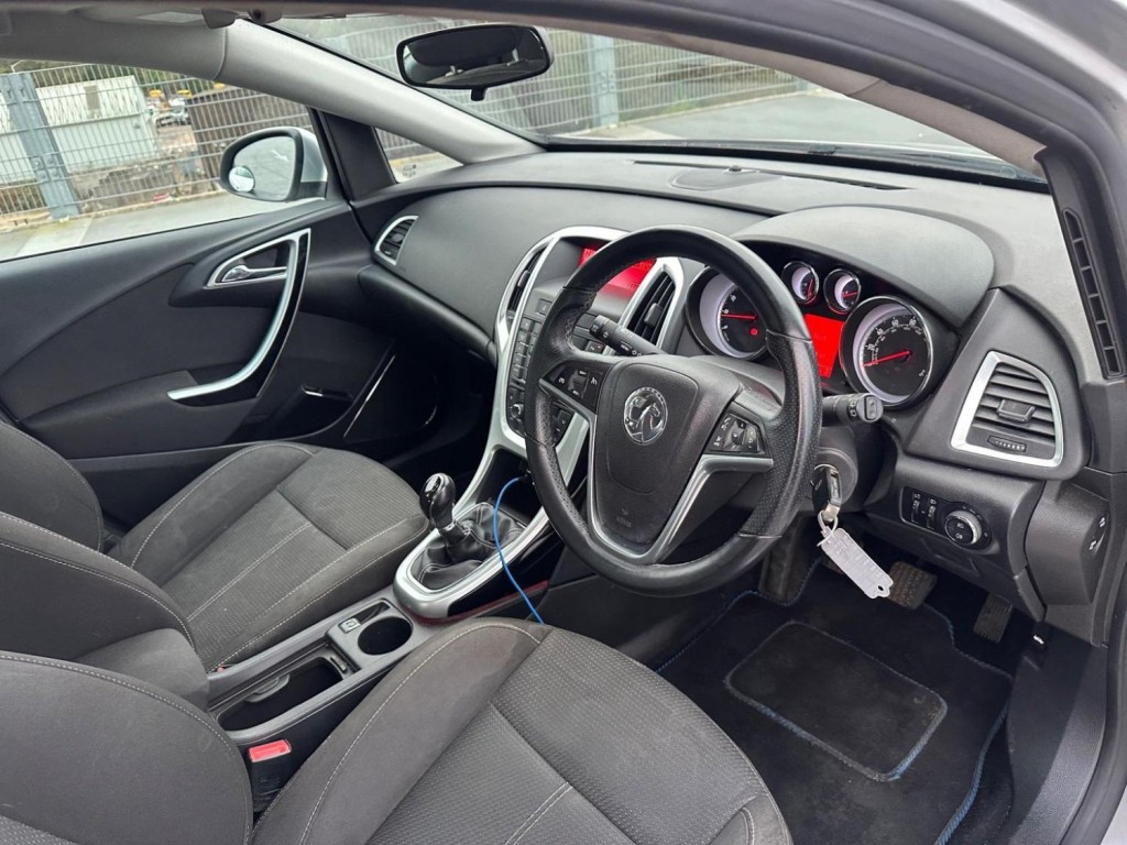 VAUXHALL ASTRA