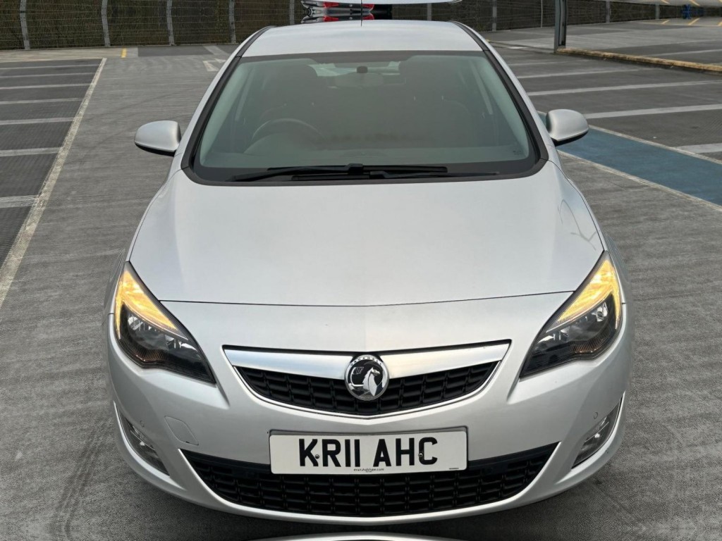 VAUXHALL ASTRA