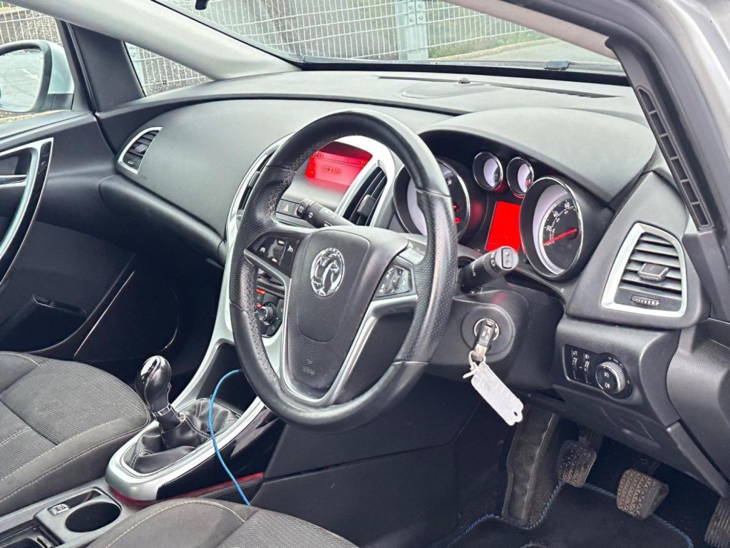VAUXHALL ASTRA