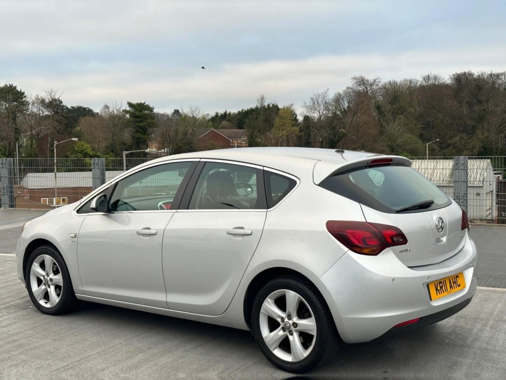 VAUXHALL ASTRA