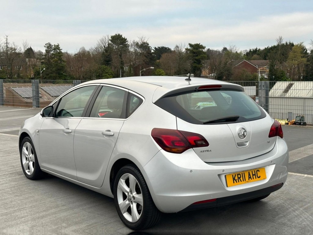 View VAUXHALL ASTRA 1.6 16v SRi Euro 5 5dr