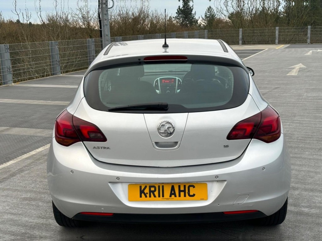 VAUXHALL ASTRA