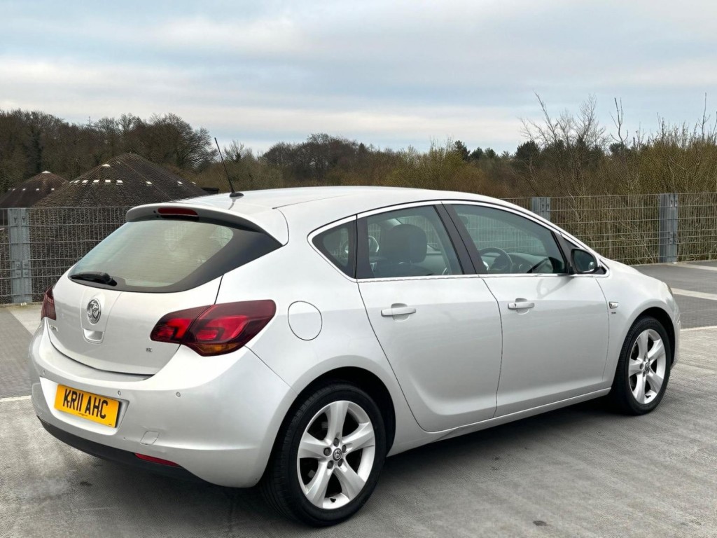 VAUXHALL ASTRA