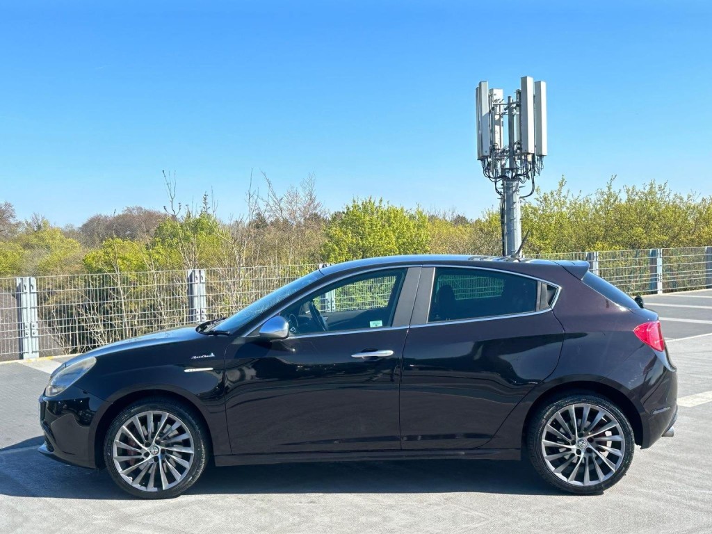 View ALFA ROMEO GIULIETTA 2.0 JTDM-2 Sportiva TCT Euro 5 (s/s) 5dr