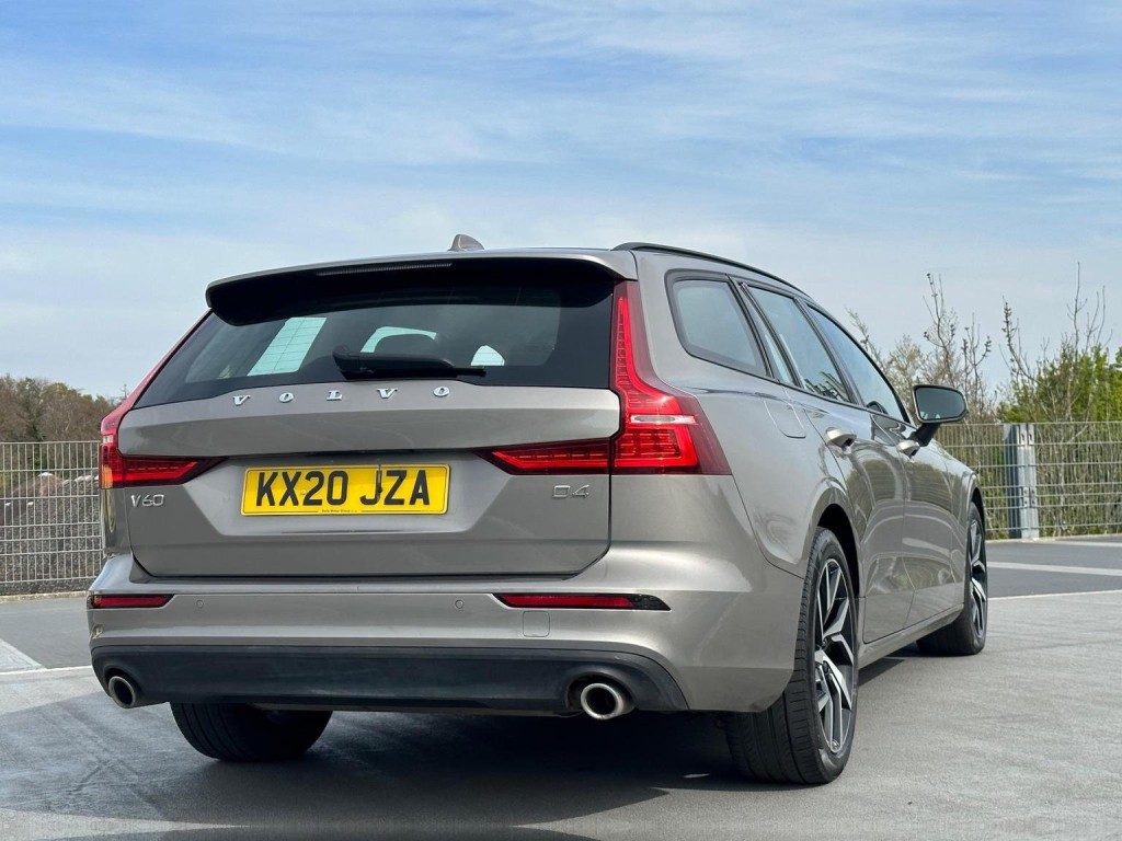 View VOLVO V60 2.0 D4 Momentum Plus Auto Euro 6 (s/s) 5dr
