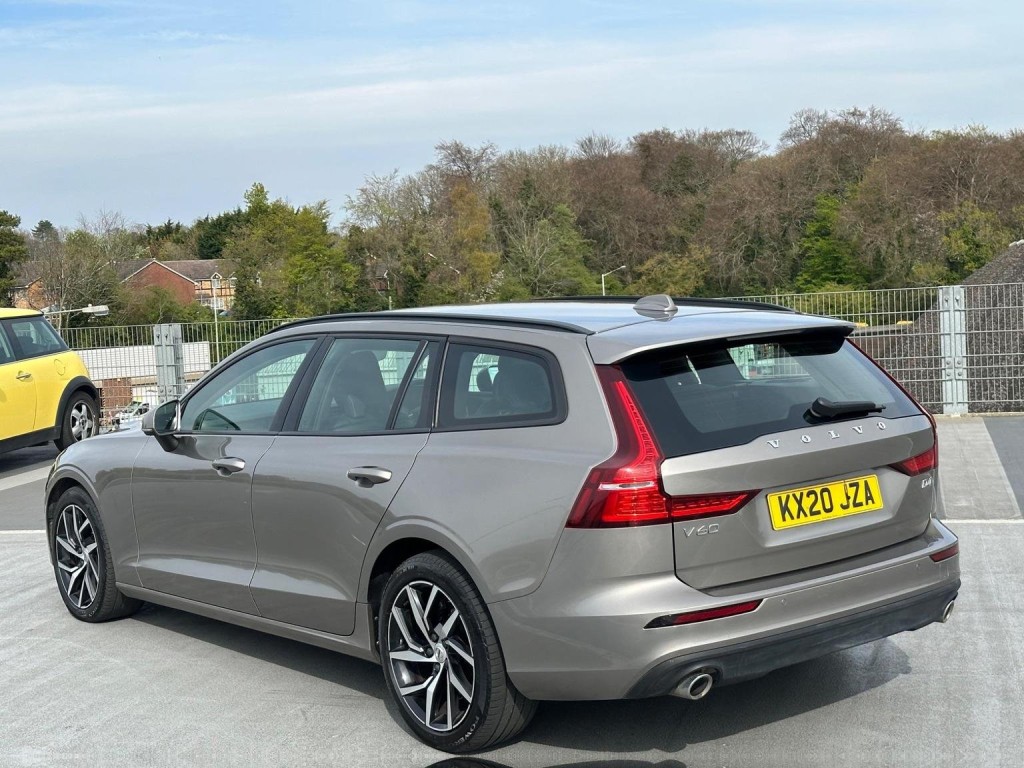 View VOLVO V60 2.0 D4 Momentum Plus Auto Euro 6 (s/s) 5dr