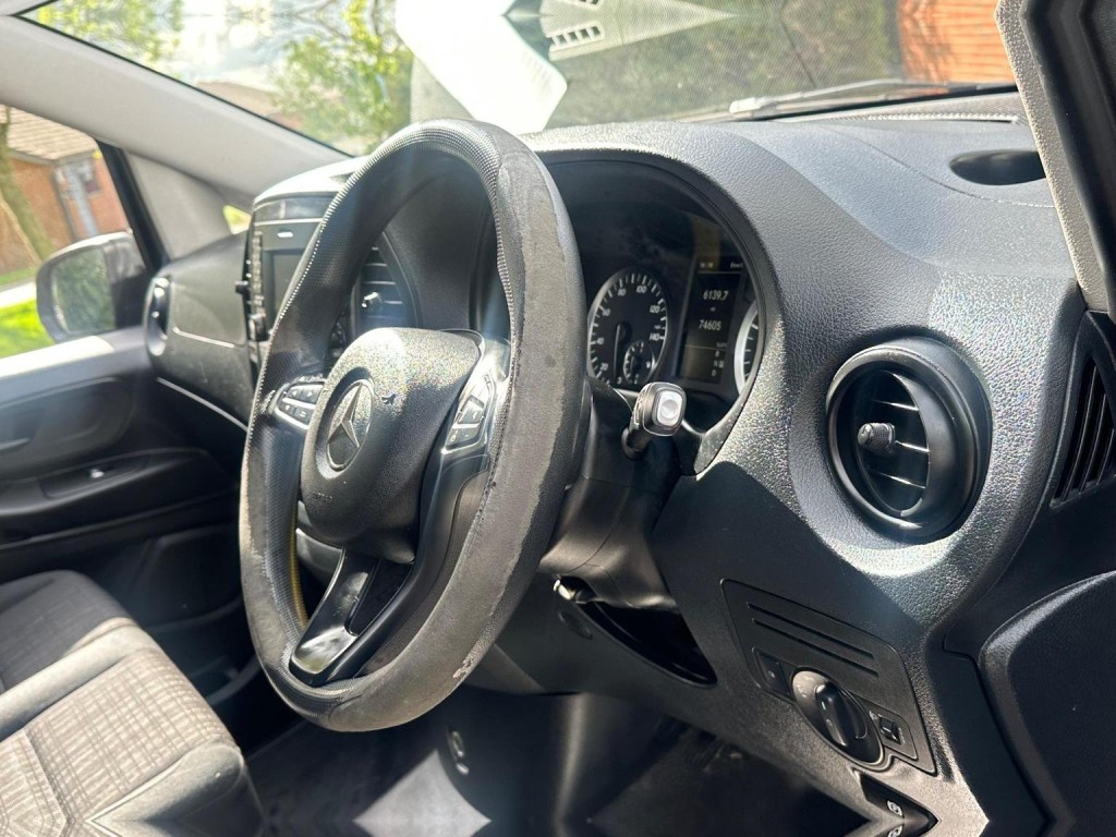 View MERCEDES-BENZ VITO 2.1 114 CDI BlueTEC G-Tronic+ RWD L2 Euro 6 6dr