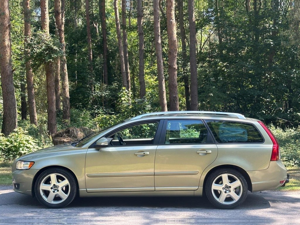 VOLVO V50