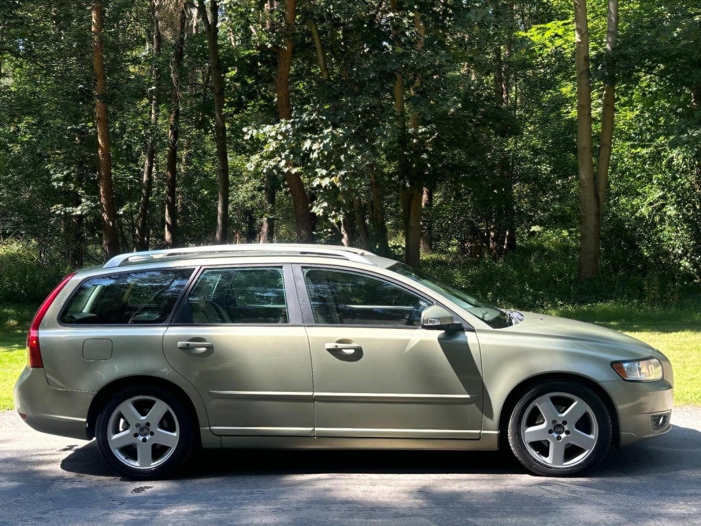 VOLVO V50