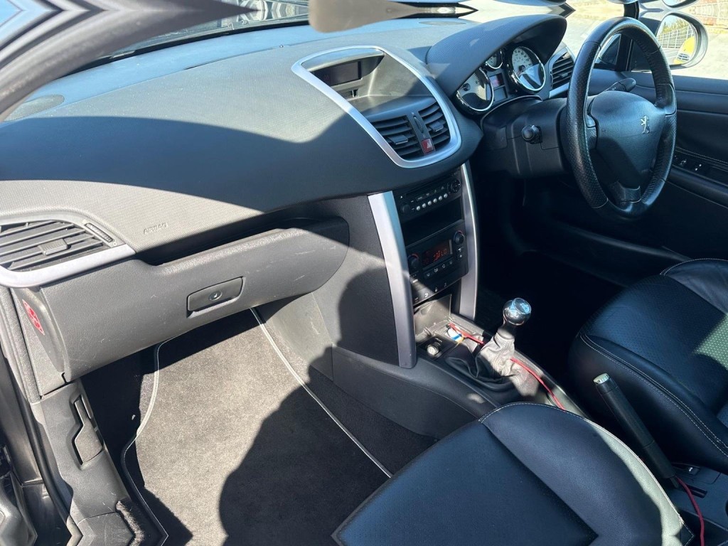 PEUGEOT 207 CC