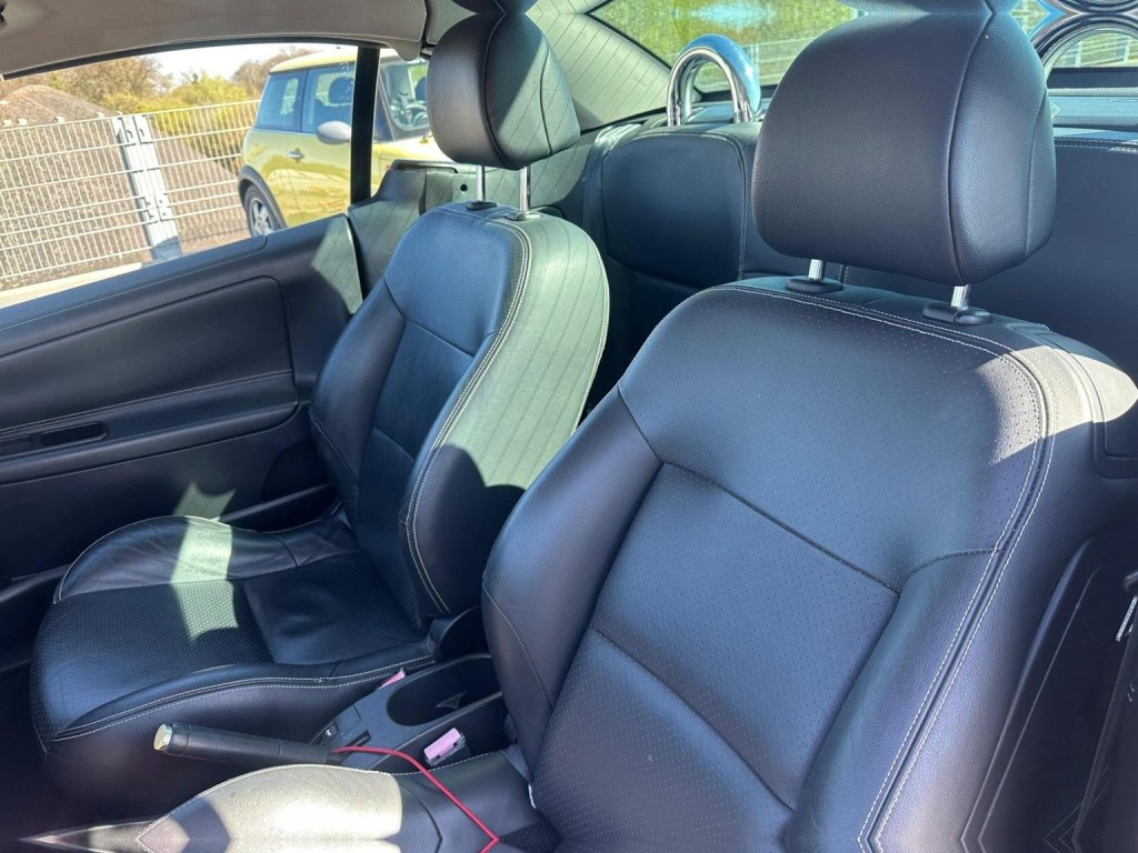 View PEUGEOT 207 CC 1.6 16v GT 2dr