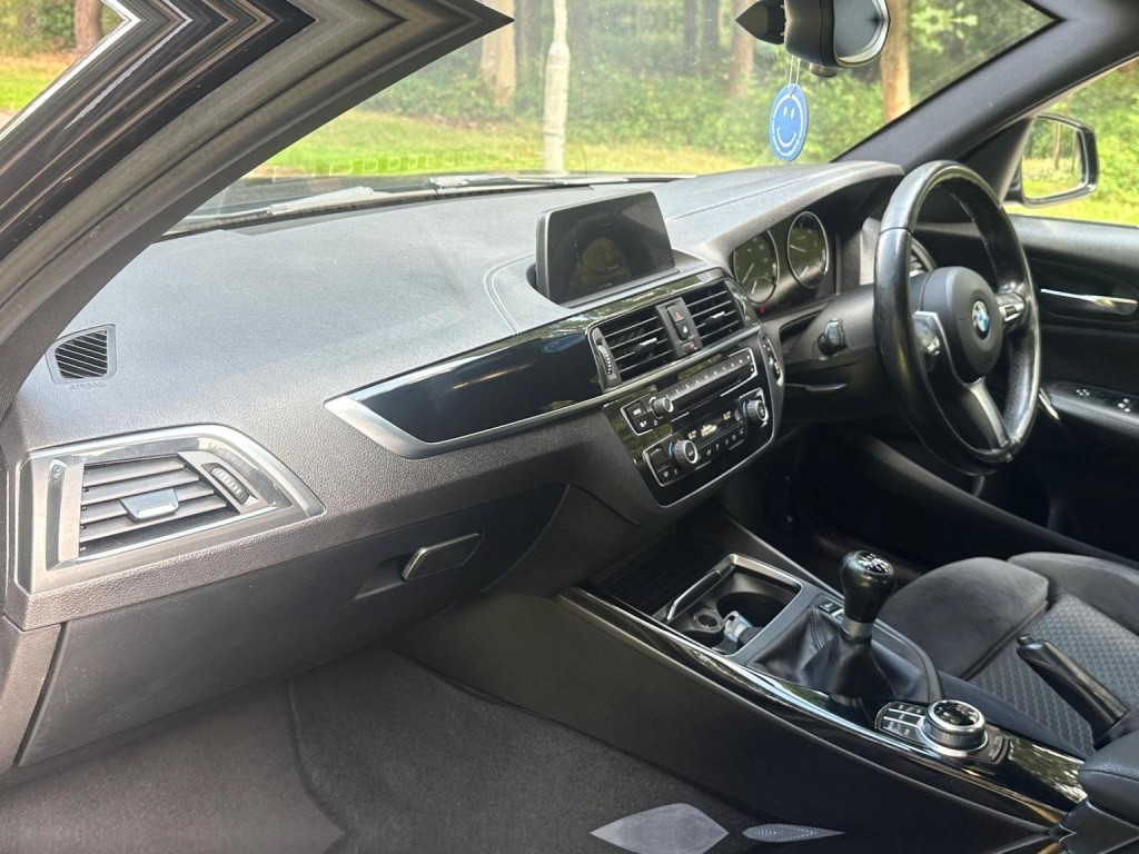 View BMW 1 SERIES 2.0 118d M Sport Euro 6 (s/s) 5dr