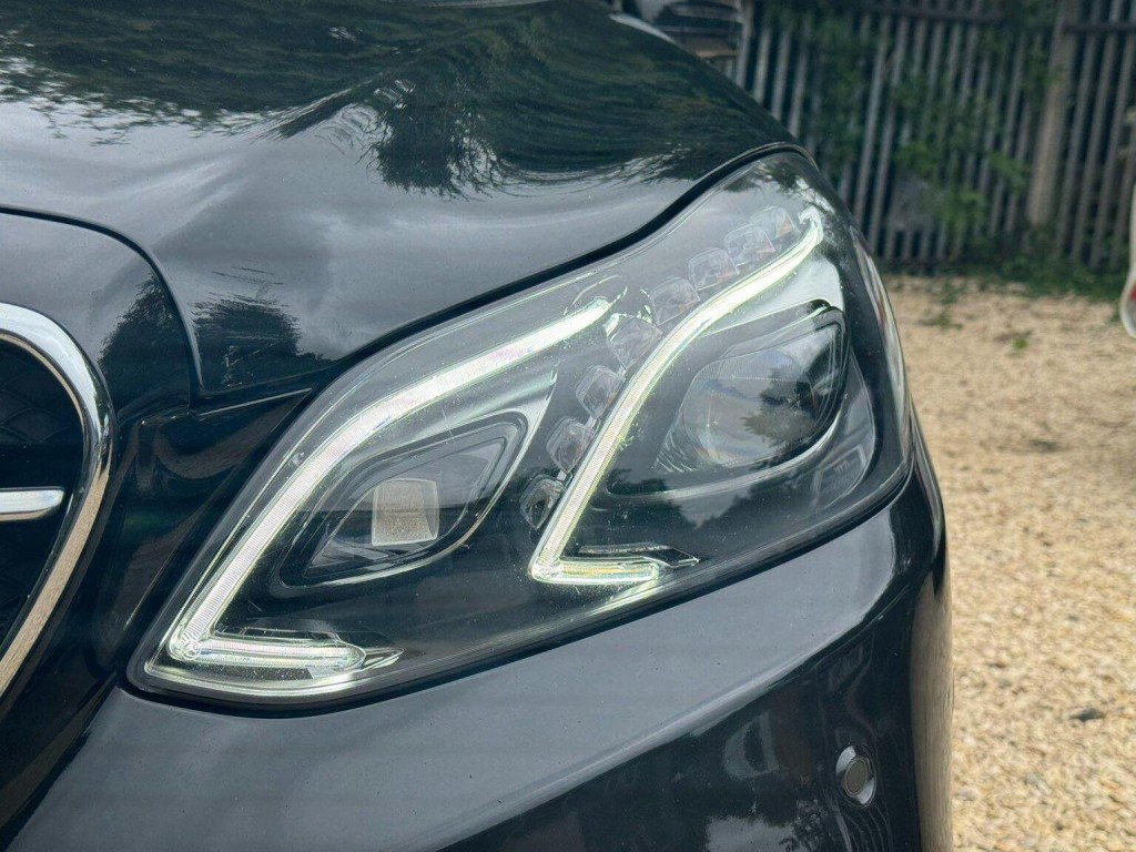 MERCEDES-BENZ E CLASS