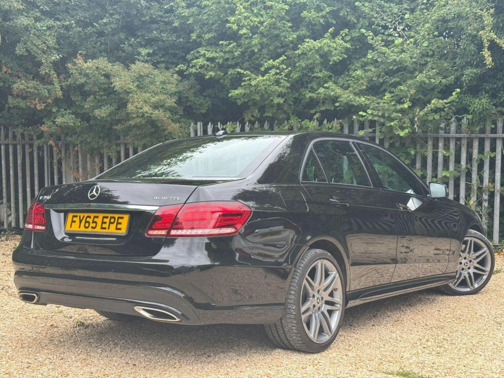 MERCEDES-BENZ E CLASS