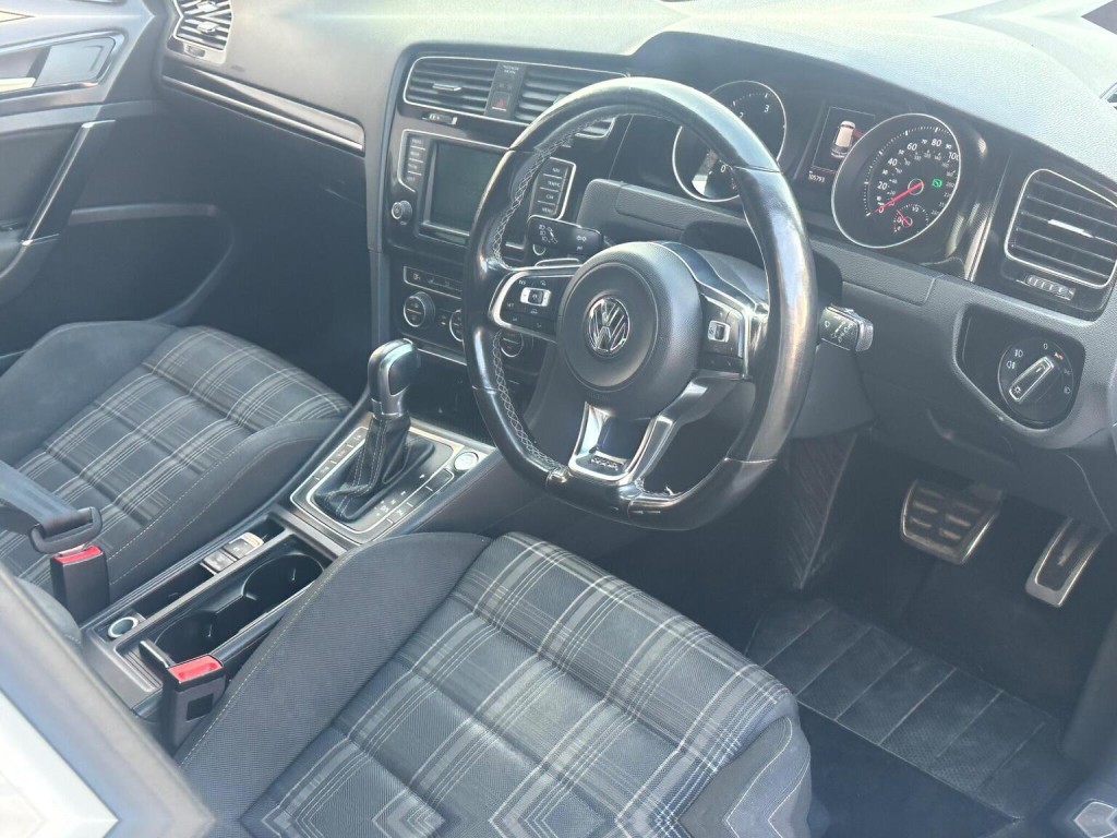 View VOLKSWAGEN GOLF 2.0 TDI BlueMotion Tech GTD DSG Euro 6 (s/s) 5dr