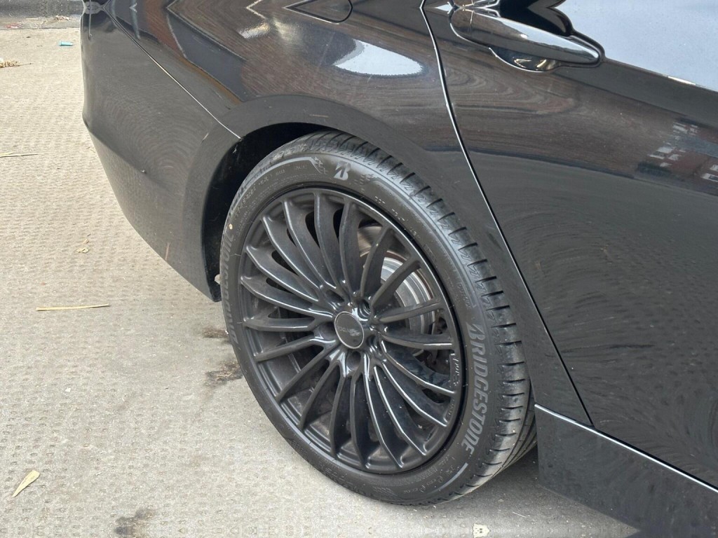 View BMW 3 SERIES 2.0 320d ED EfficientDynamics Business Auto Euro 5 (s/s) 4dr