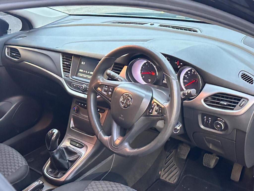 View VAUXHALL ASTRA 1.4i Turbo Design Euro 6 5dr