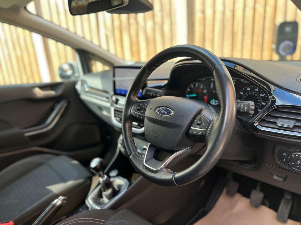 View FORD FIESTA 1.0T EcoBoost Titanium Euro 6 (s/s) 5dr
