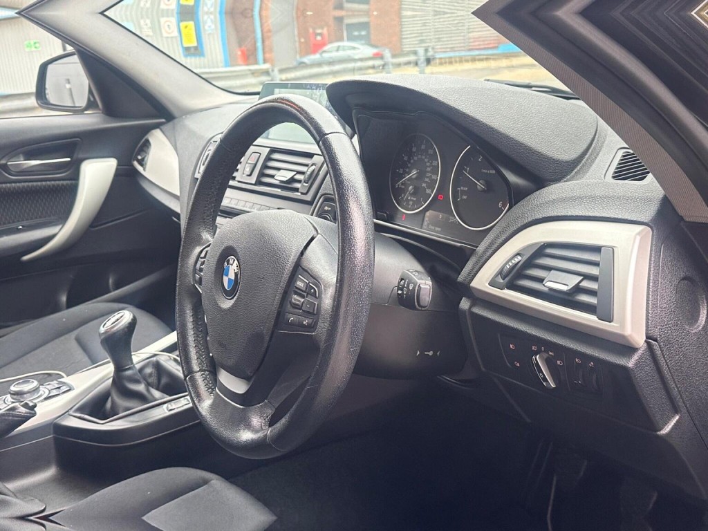 View BMW 1 SERIES 2.0 116d SE Euro 5 (s/s) 5dr