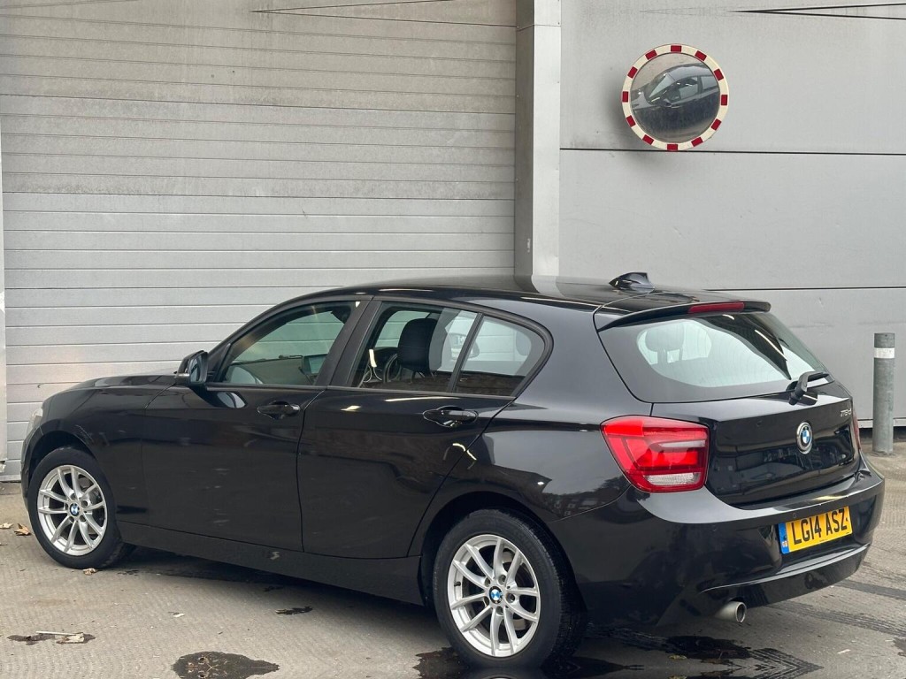 View BMW 1 SERIES 2.0 116d SE Euro 5 (s/s) 5dr