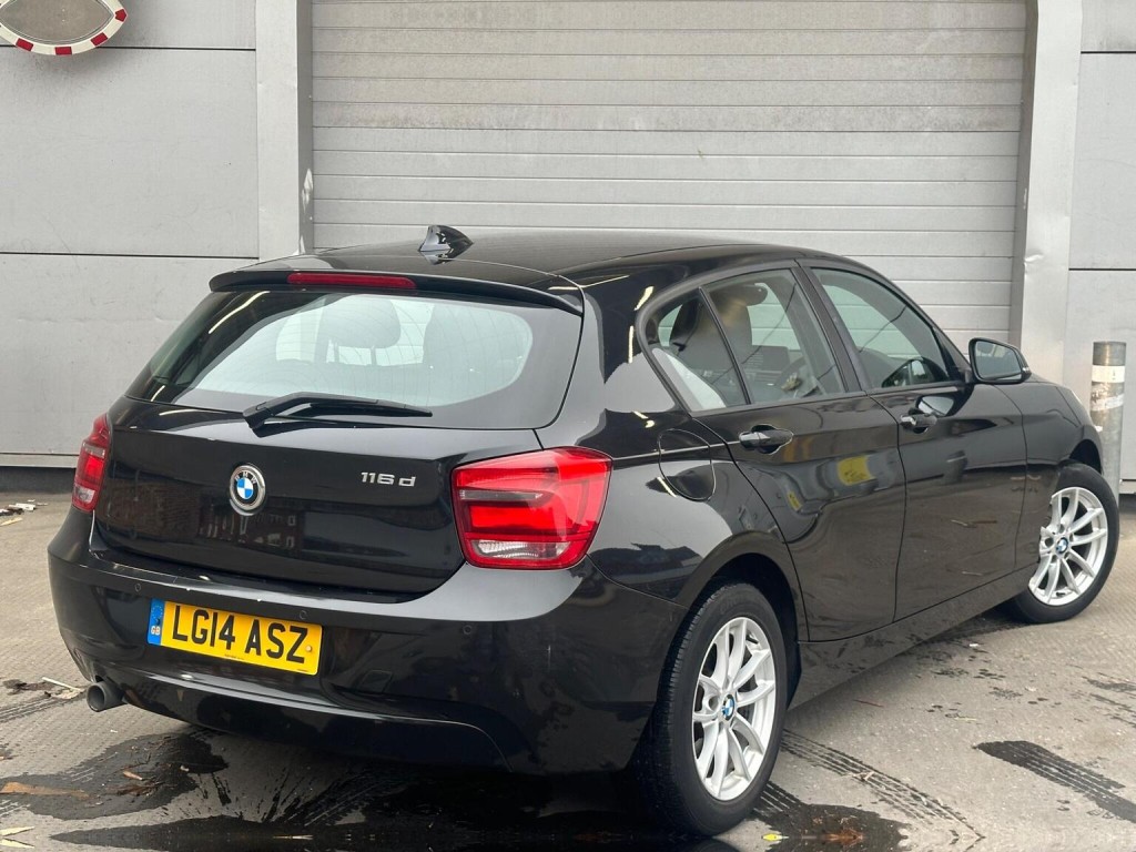 BMW 1 SERIES