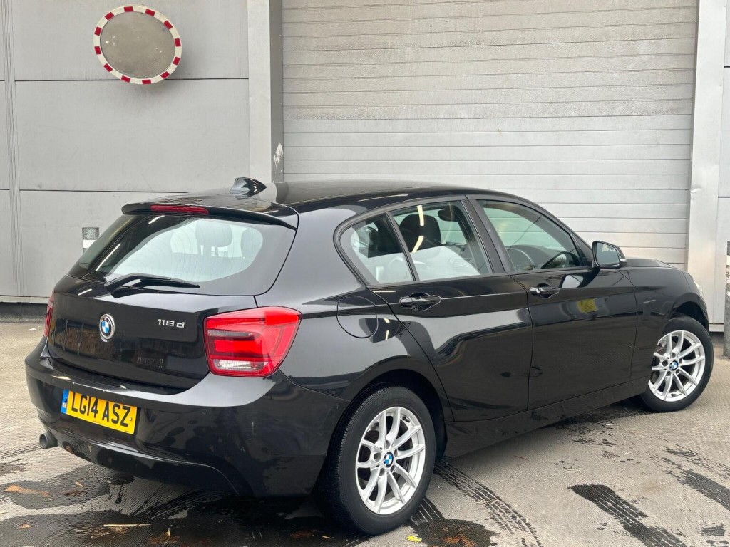 BMW 1 SERIES