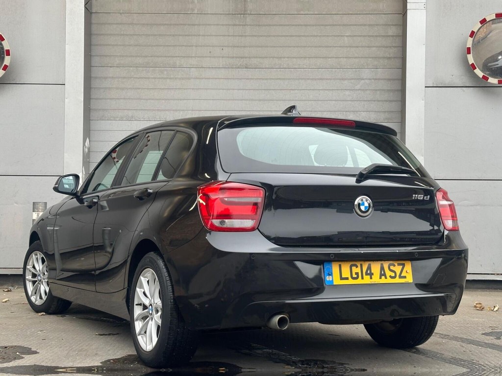 BMW 1 SERIES