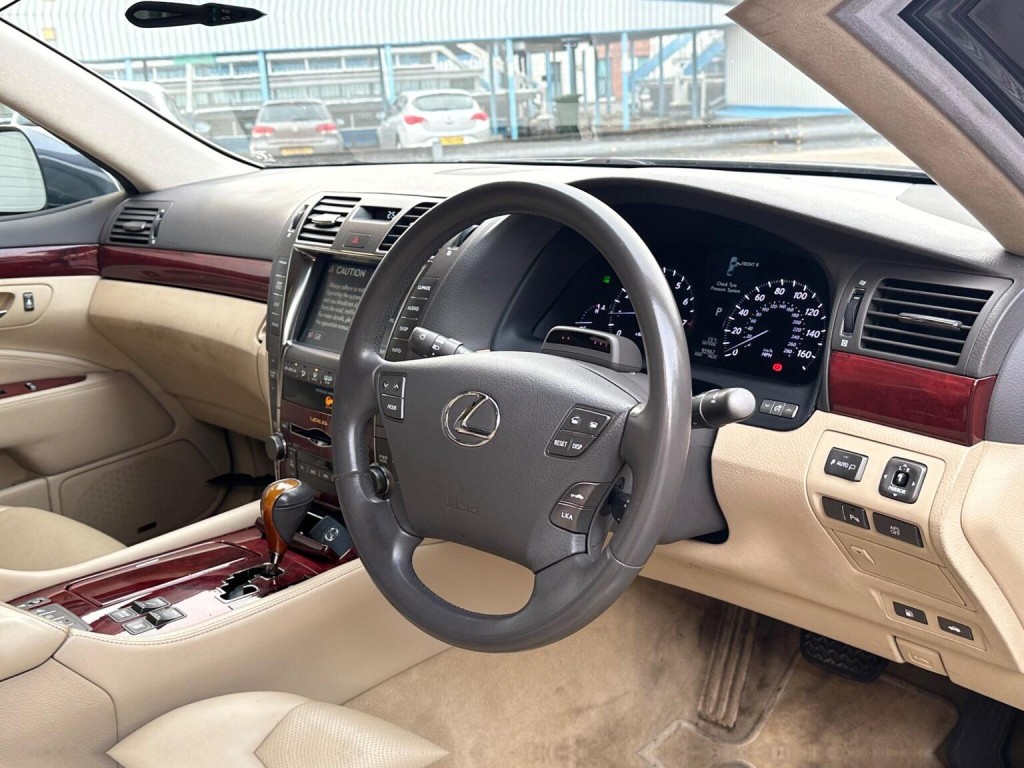 View LEXUS LS 4.6 460 V8 SE-L Auto Euro 4 4dr