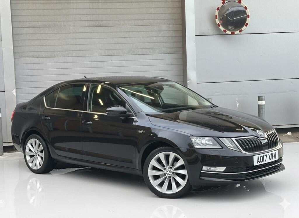 View SKODA OCTAVIA 2.0 TDI Laurin & Klement DSG Euro 6 (s/s) 5dr