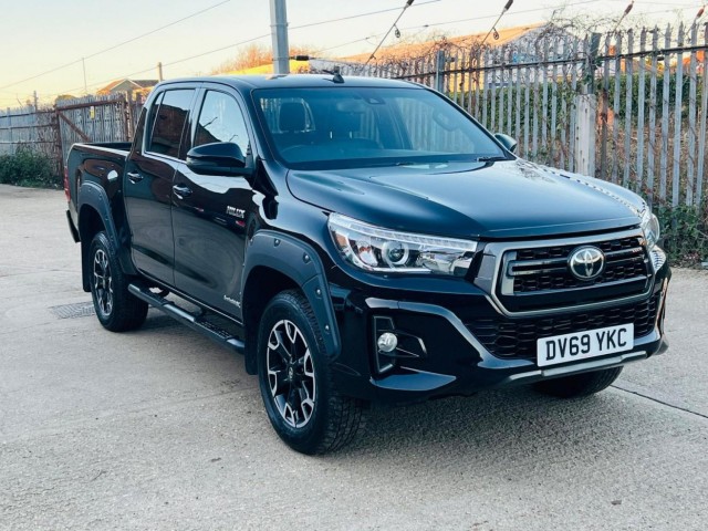 TOYOTA HILUX