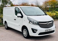 VAUXHALL VIVARO