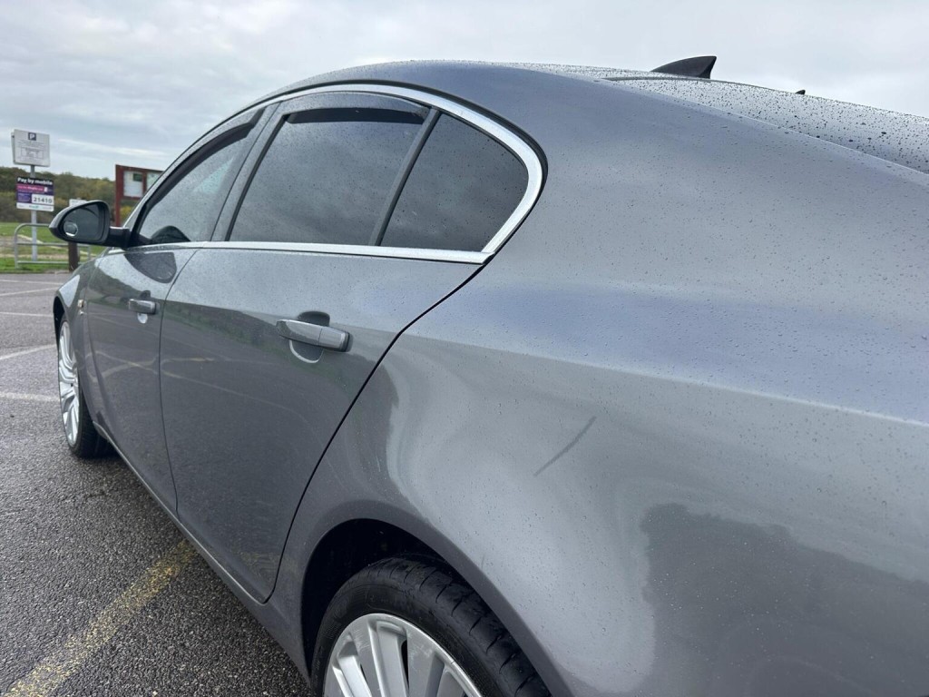 VAUXHALL INSIGNIA